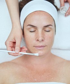 KEMISK PEEL 30 min 690 kr